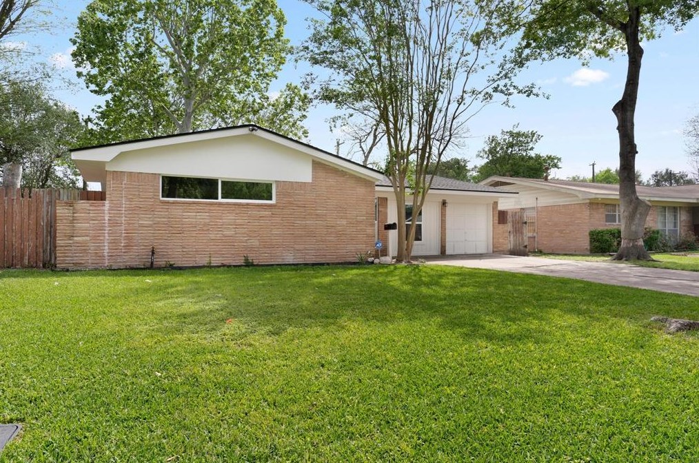 6325 Scribner Rd, Houston, TX 77074
