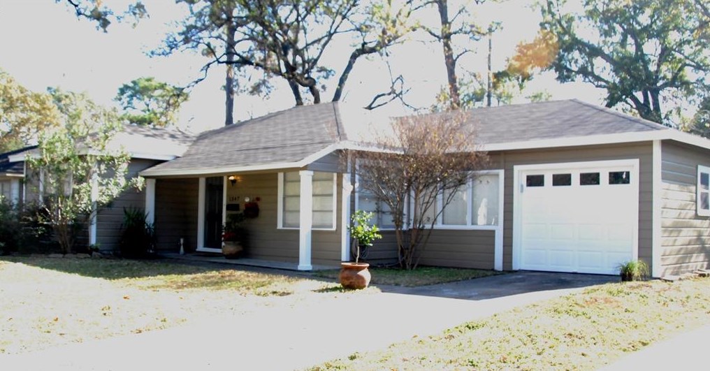 1347 Gardenia Dr, Houston, TX 77018