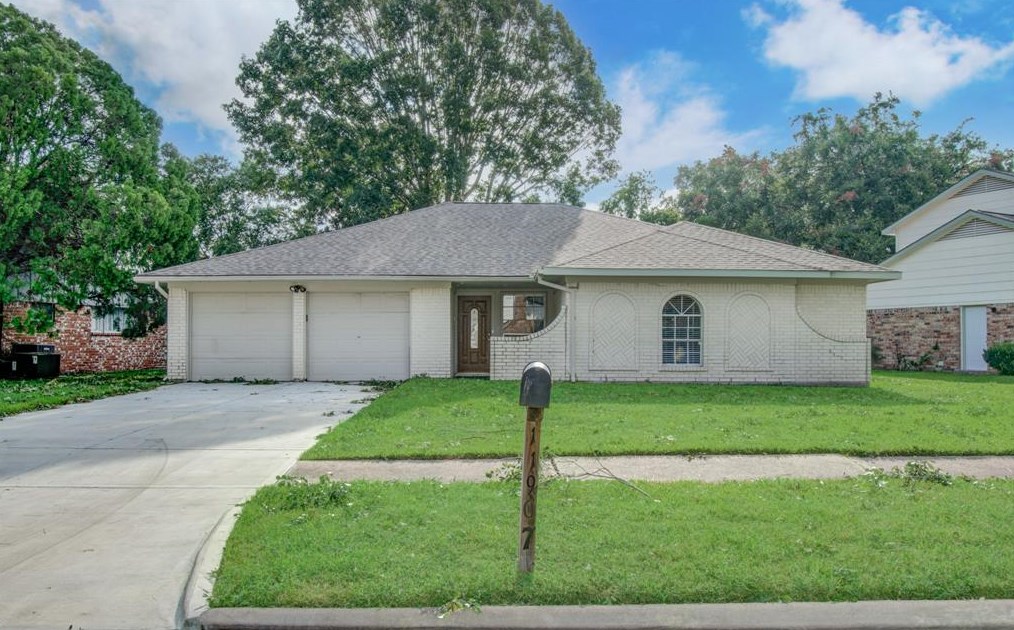 11907 Petersham Dr, Houston, TX 77031-2623