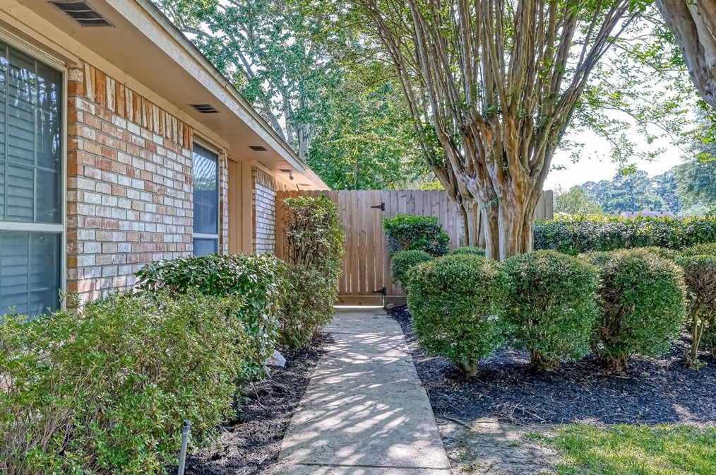 25419 Mill Pond Ln, Spring TX  77373-6080 exterior