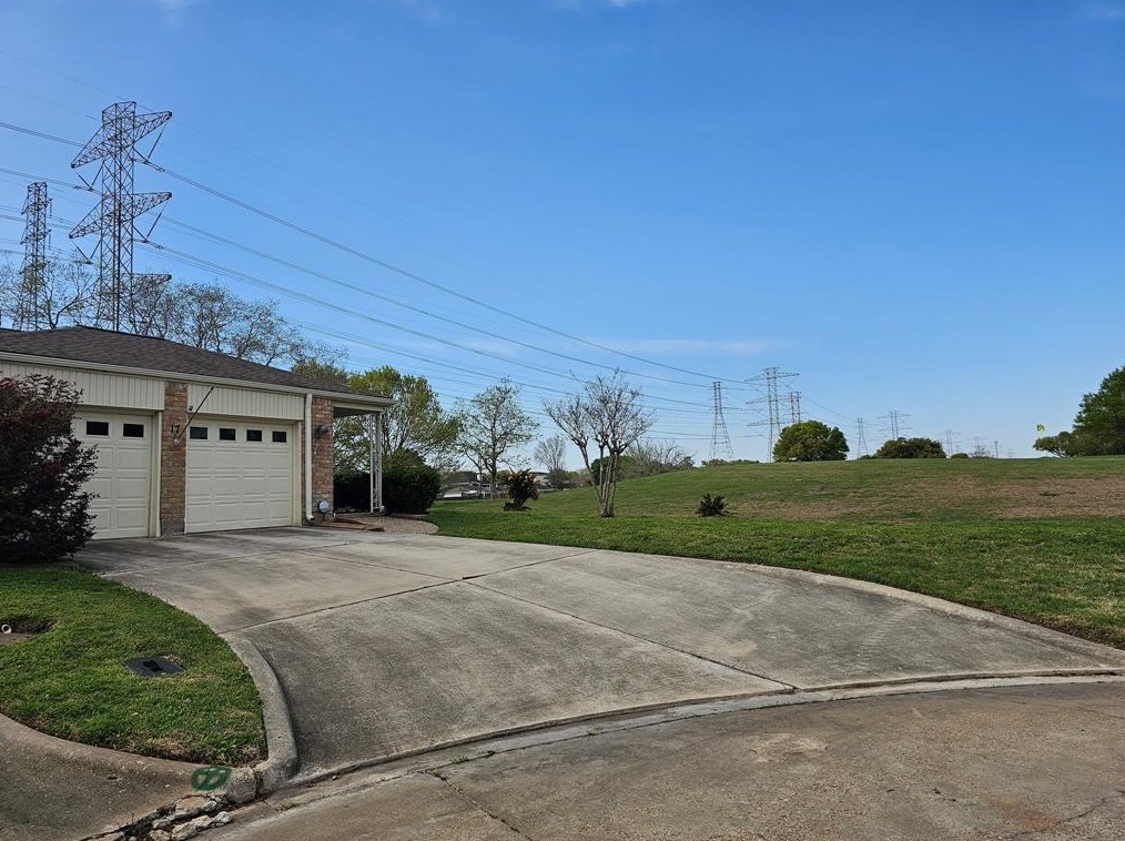 17 Bendwood Dr, Sugar Land, TX 77478