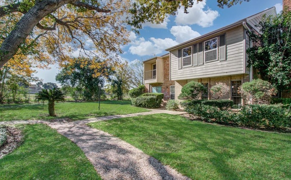 9495 Fondren Rd, Houston, TX 77074