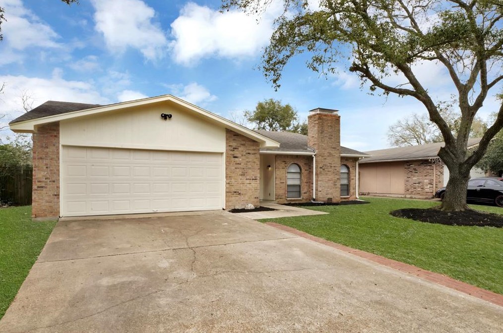 4022 Marywood Dr, Spring TX  77388-4947 exterior