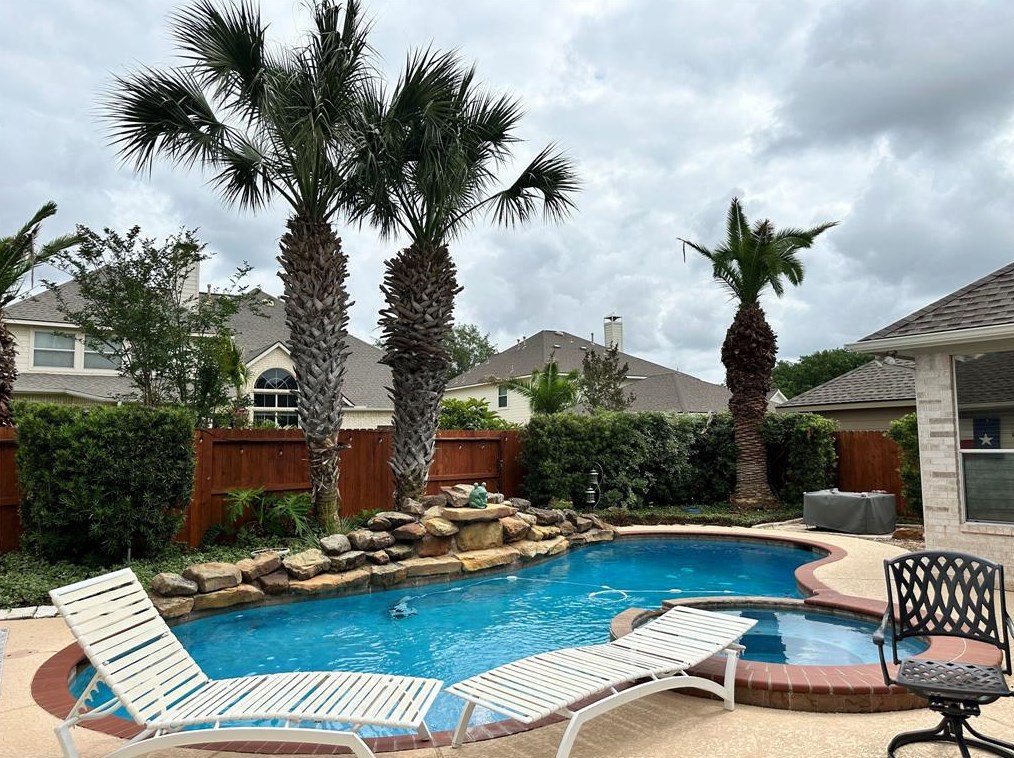6006 Brook Ct, Sugar Land, TX 77479-4264