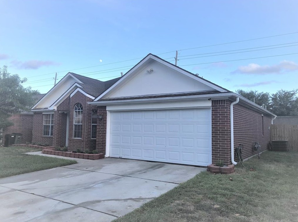 18523 Spinney Ln Dr, Cypress, TX 77433