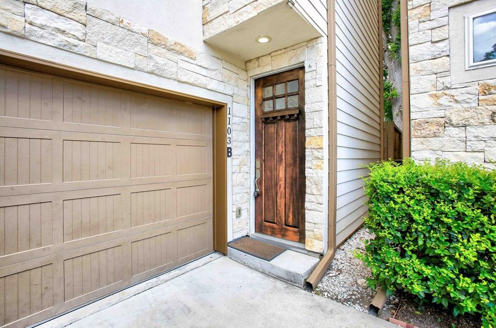 1103 E 27th St #b, Houston, TX 77009