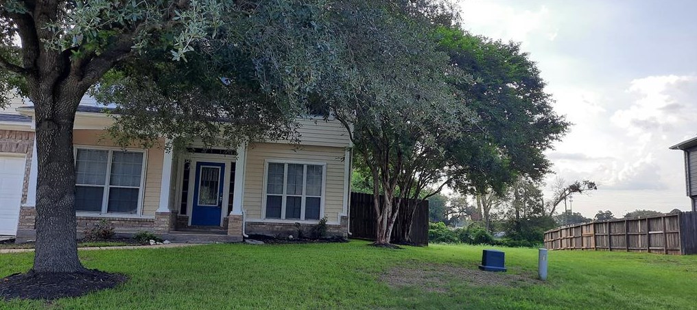945 Victoria Lakes Dr, Katy, TX 77493