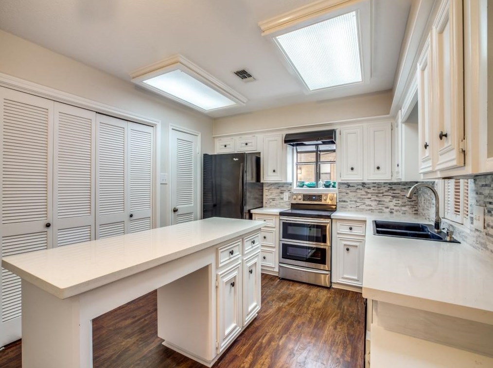 164 Old Brg Lk, Houston TX  77069-3463 exterior