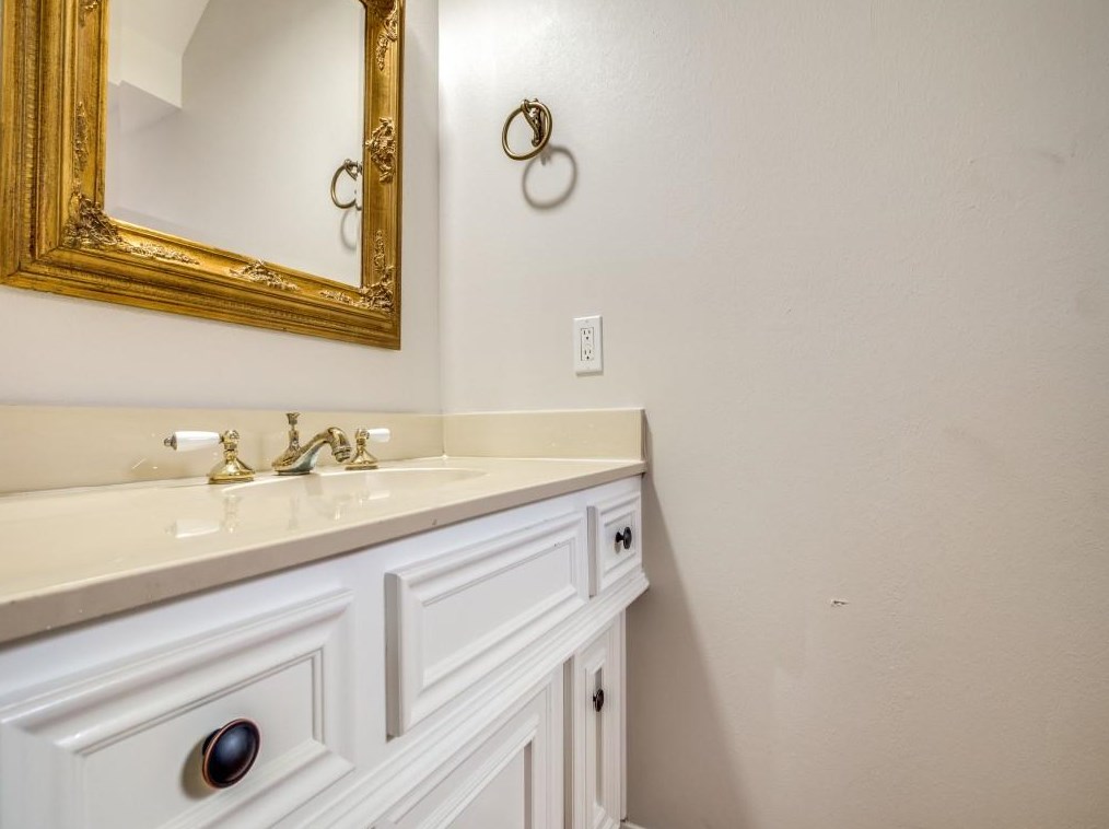 164 Old Brg Lk, Houston TX  77069-3463 exterior