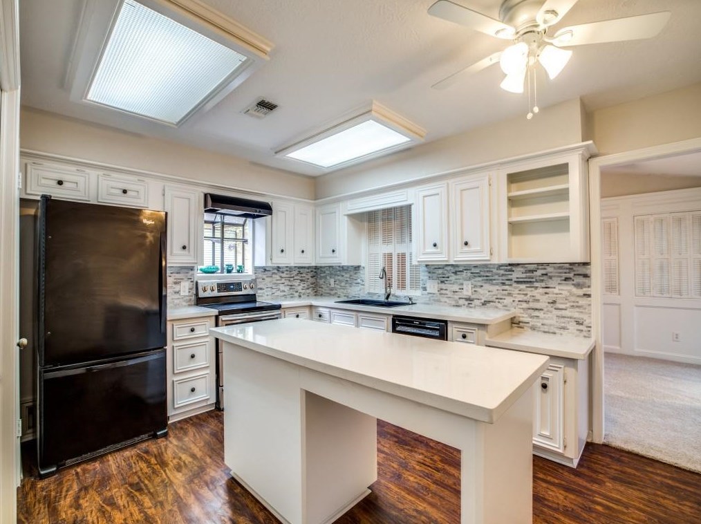 164 Old Brg Lk, Houston TX  77069-3463 exterior