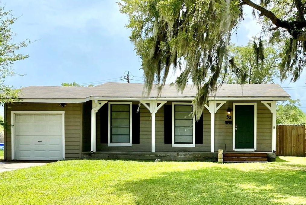 52 Periwinkle Ct, Richwood, TX 77566-5343