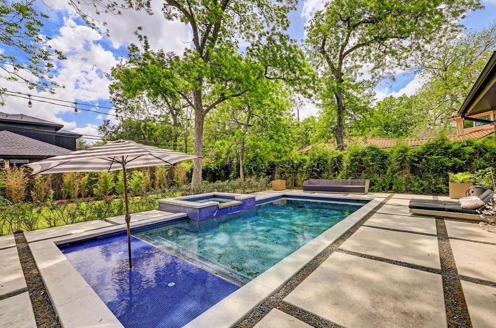 207 32 St, Houston TX  77018-8322 exterior