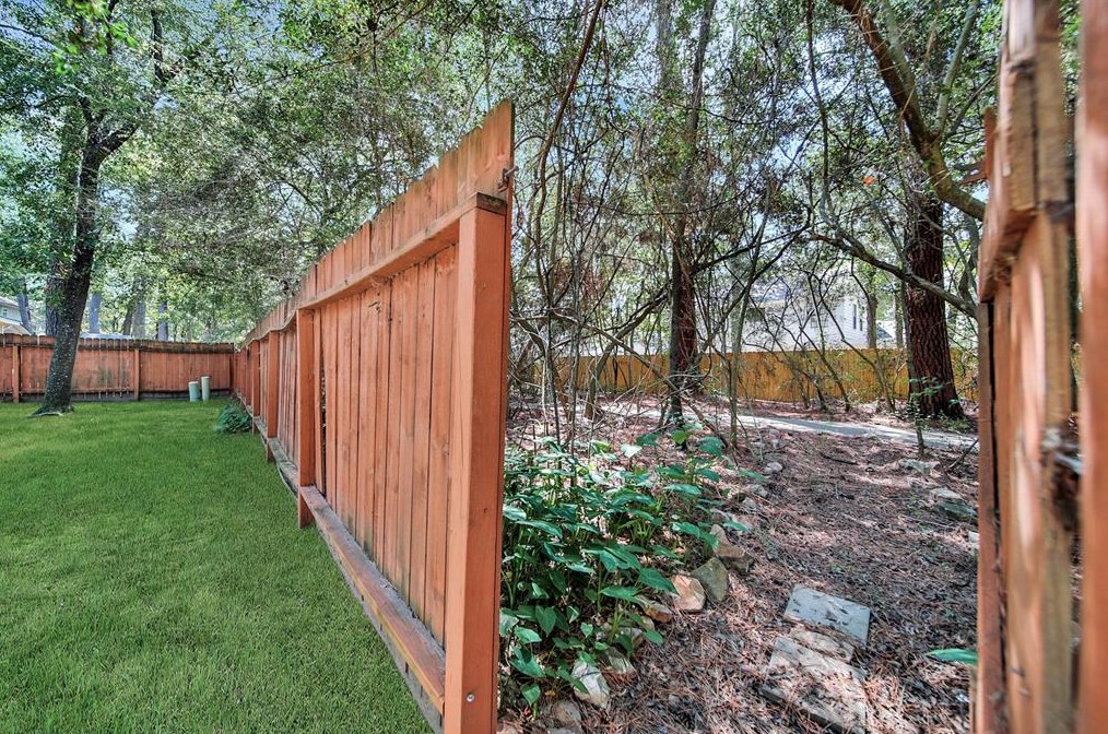 55 Sylvan Forest Dr, Spring TX  77381-4029 exterior