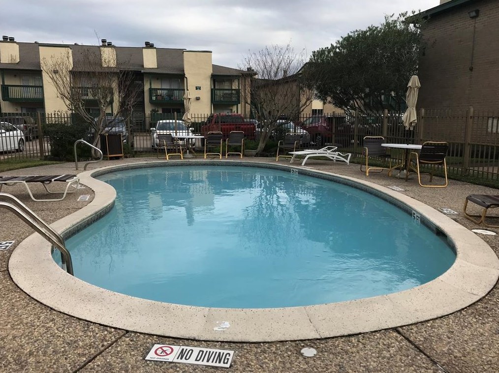 1516 Bay Area Blvd, Houston TX  77058-2123 exterior