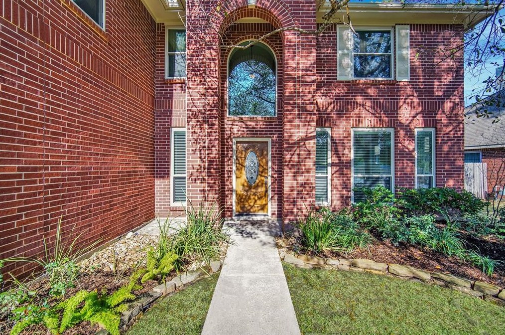 9010 Southleigh Dr, Spring, TX 77379-8623