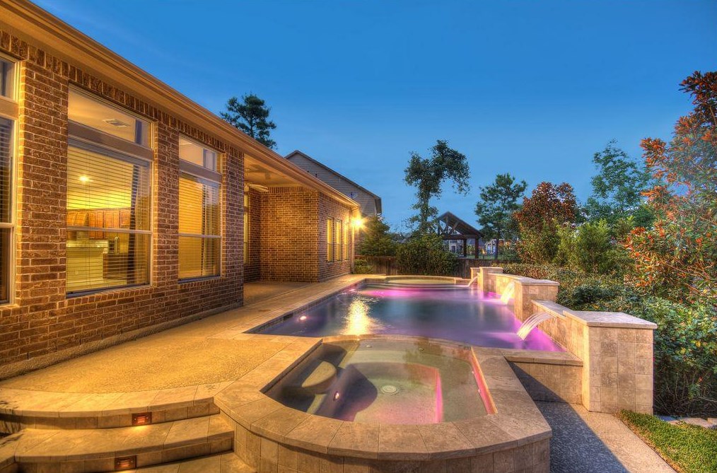 18 River Ridge Loop, Spring TX  77389-5340 exterior