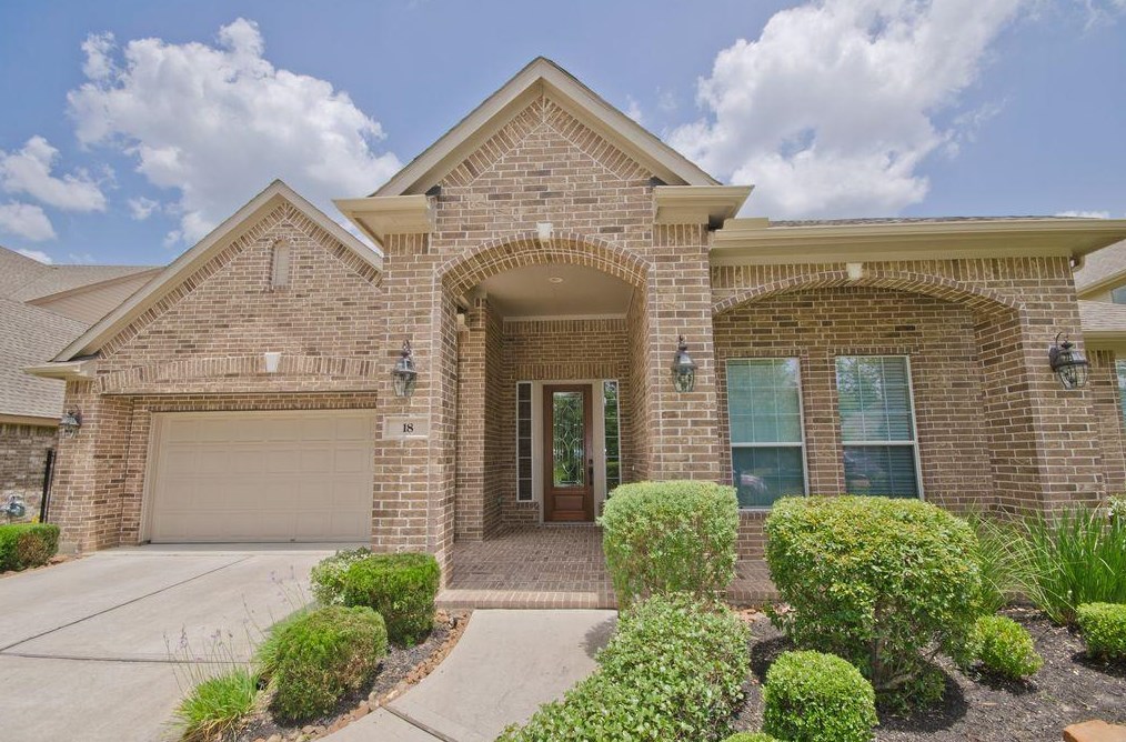 18 River Ridge Loop, Spring TX  77389-5340 exterior