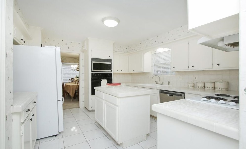 3918 Stillview Dr, Houston TX  77068-2918 exterior