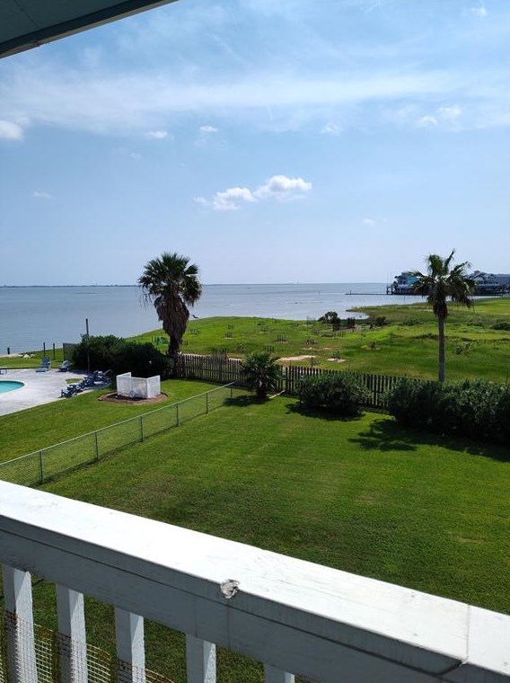 500 Tiki Dr #213, Galveston, TX 77554