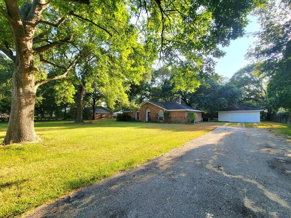3 Ellis Rd, League City, TX 77573-1719