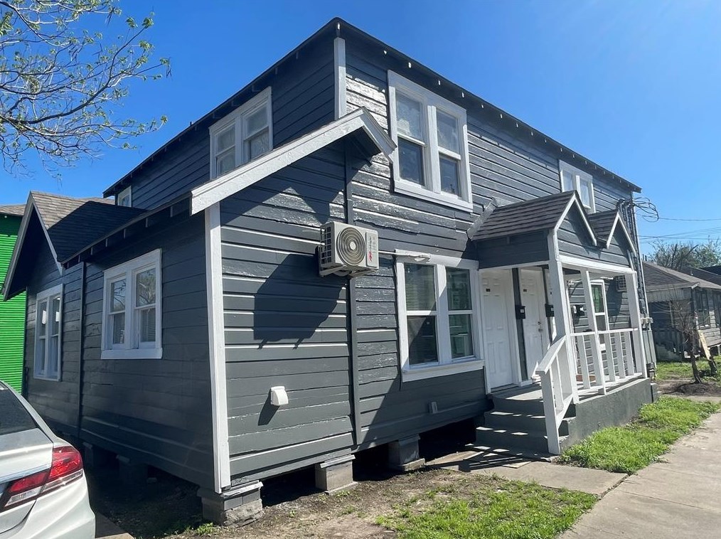 1401 Collier St, Houston TX  77023-2016 exterior