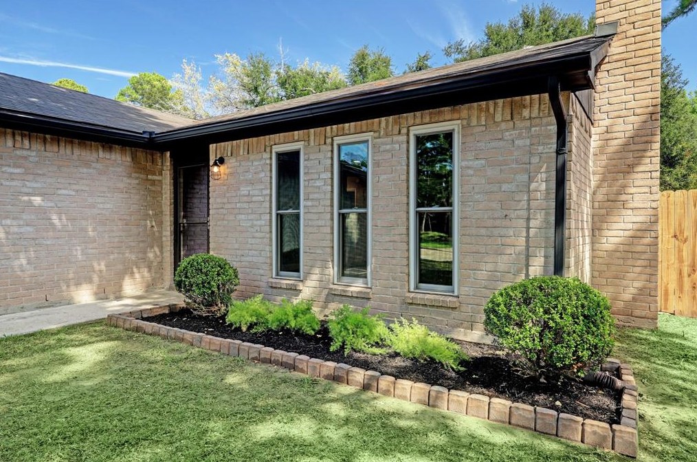 23402 Newgate Dr, Spring, TX 77373-6773