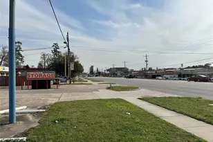 1806 N Frazier St, Conroe, TX 77301 - Photo 8