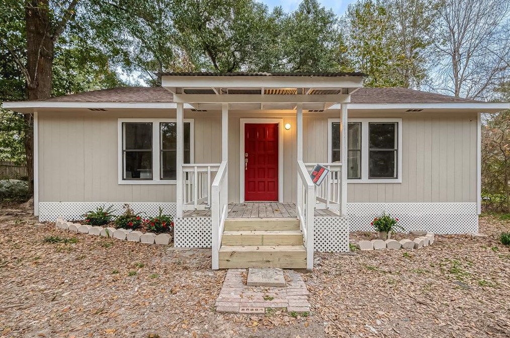 10675 Royal Cavins Dr, Conroe, TX 77303