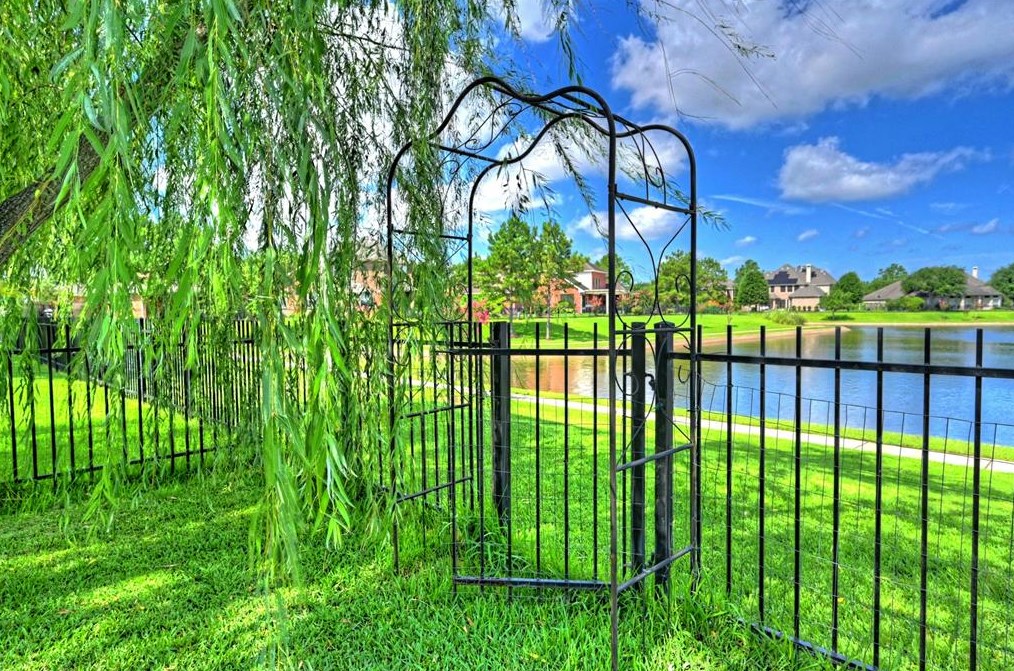 17343 Bending Post Dr, Houston, TX 77095-5069