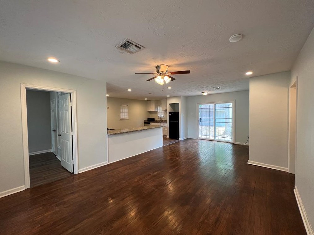 6011 Beekman Rd, Houston, TX 77021