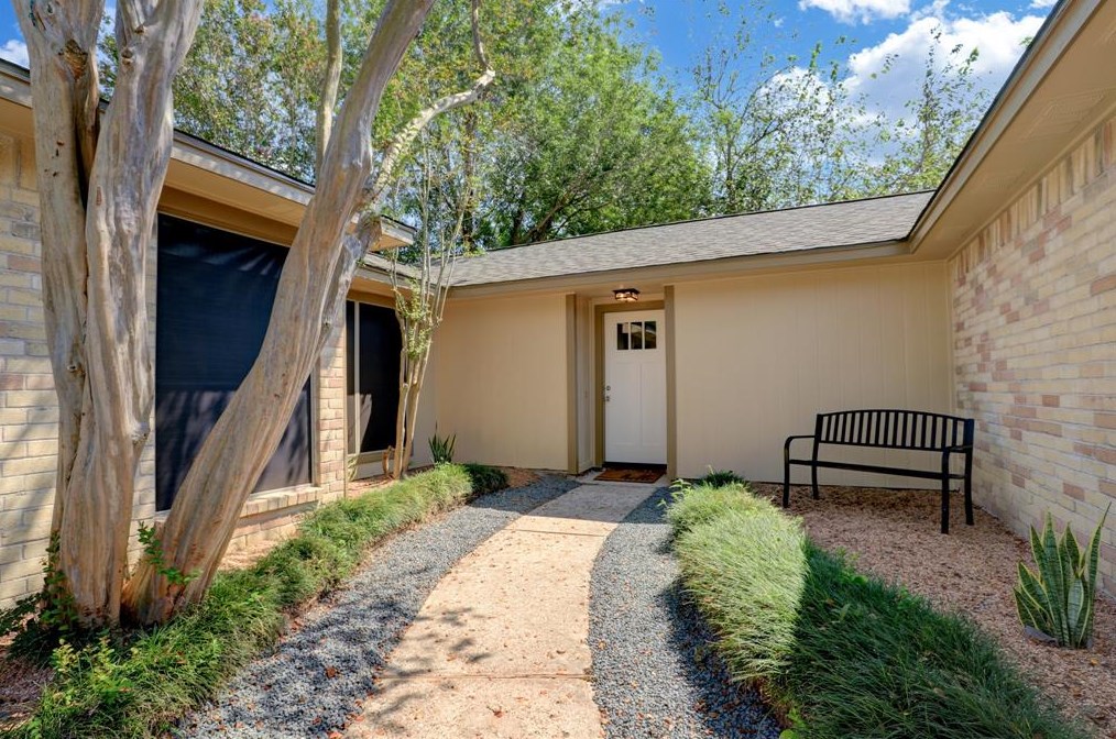 2715 Knoxville Dr, League City, TX 77573-4811