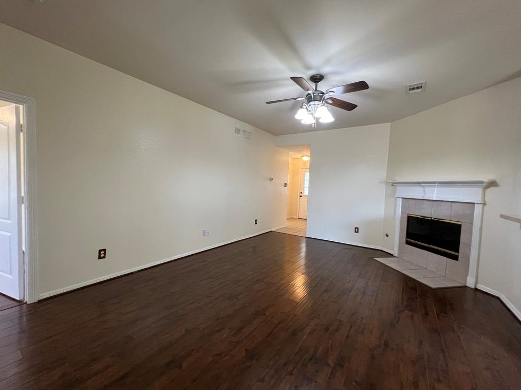 1053 Shadow Glenn Dr, Conroe, TX 77301