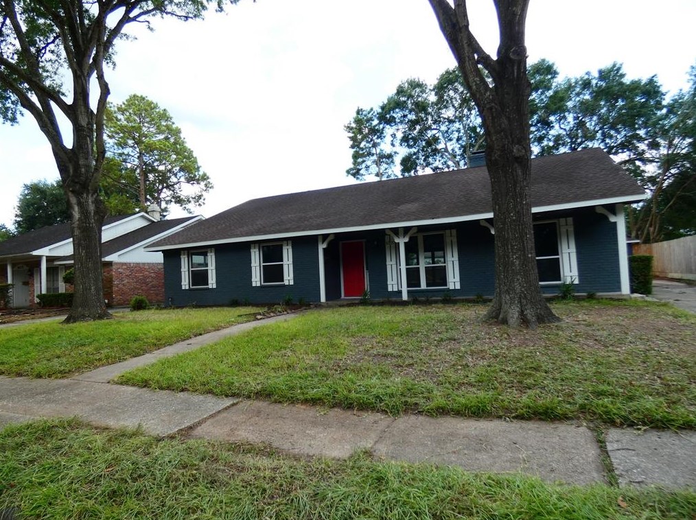 6215 Rutherglenn Dr, Houston, TX 77096
