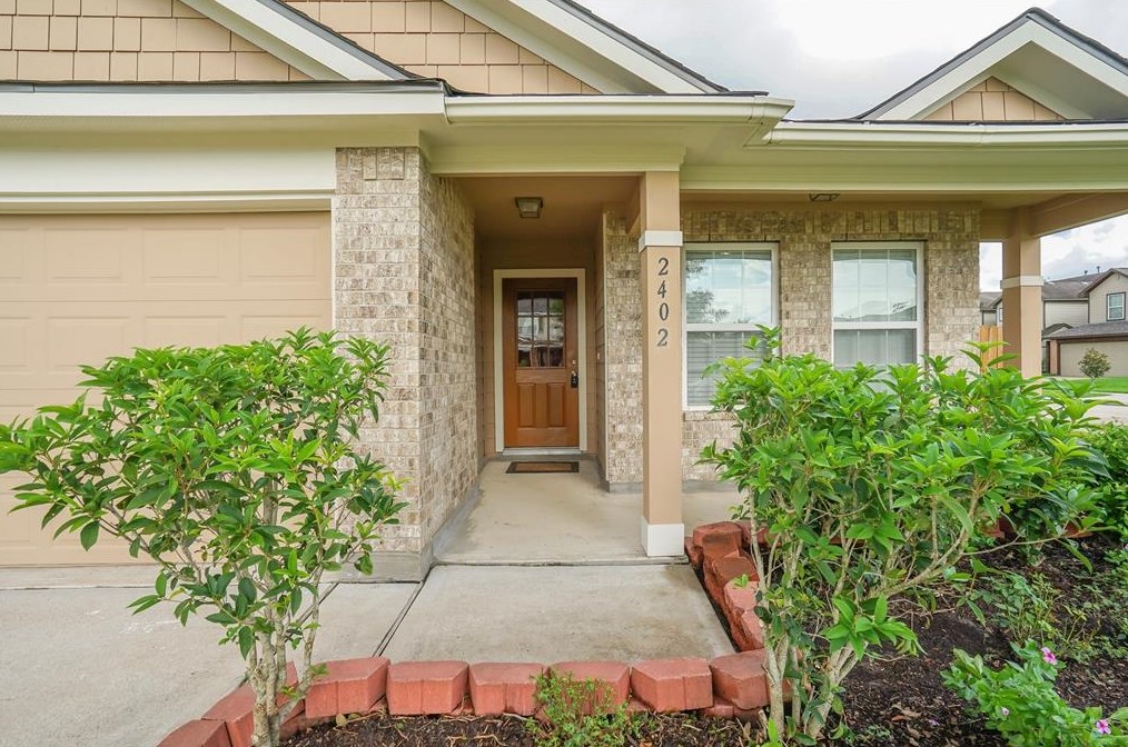2402 Padgett Ct, Sugar Land, TX 77498