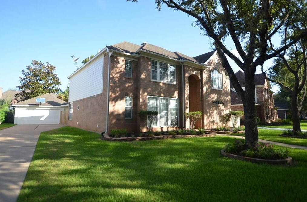 1706 Heddon Falls Dr, Sugar Land TX  77479-5599 exterior