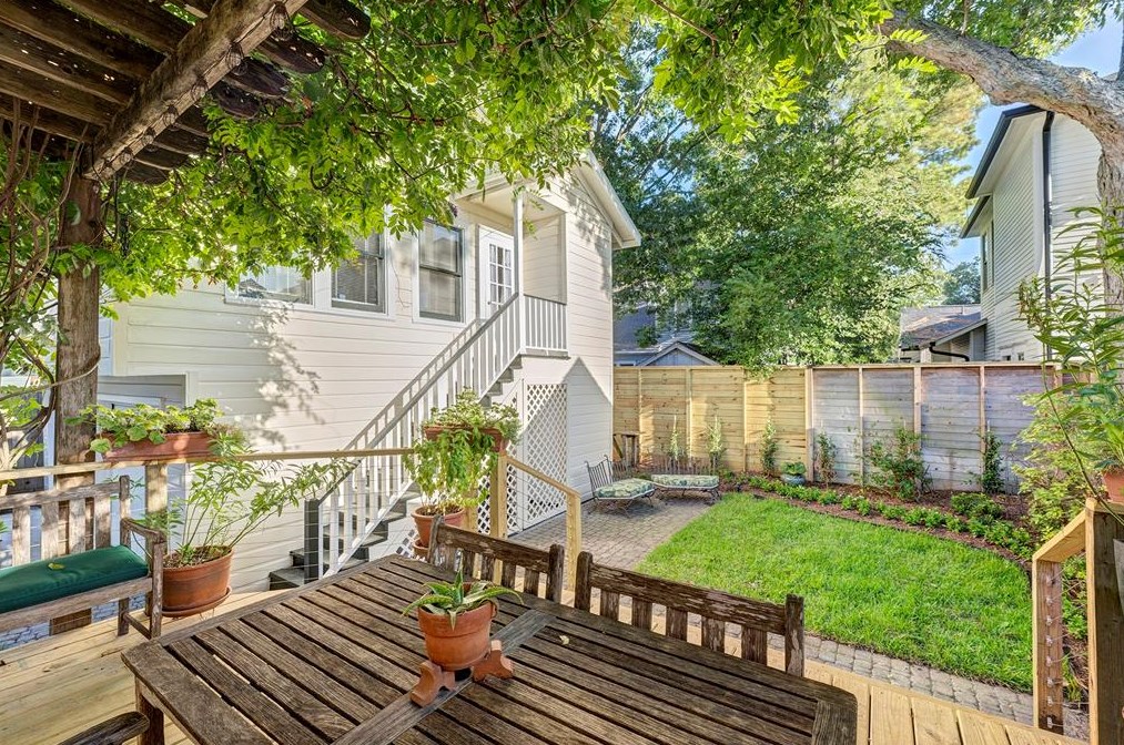 426 Woodland St, Houston TX  77009-6543 exterior