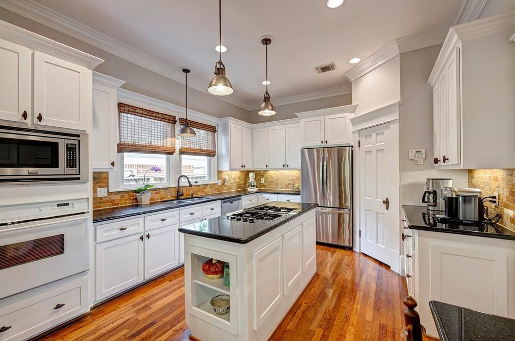 426 Woodland St, Houston TX  77009-6543 exterior