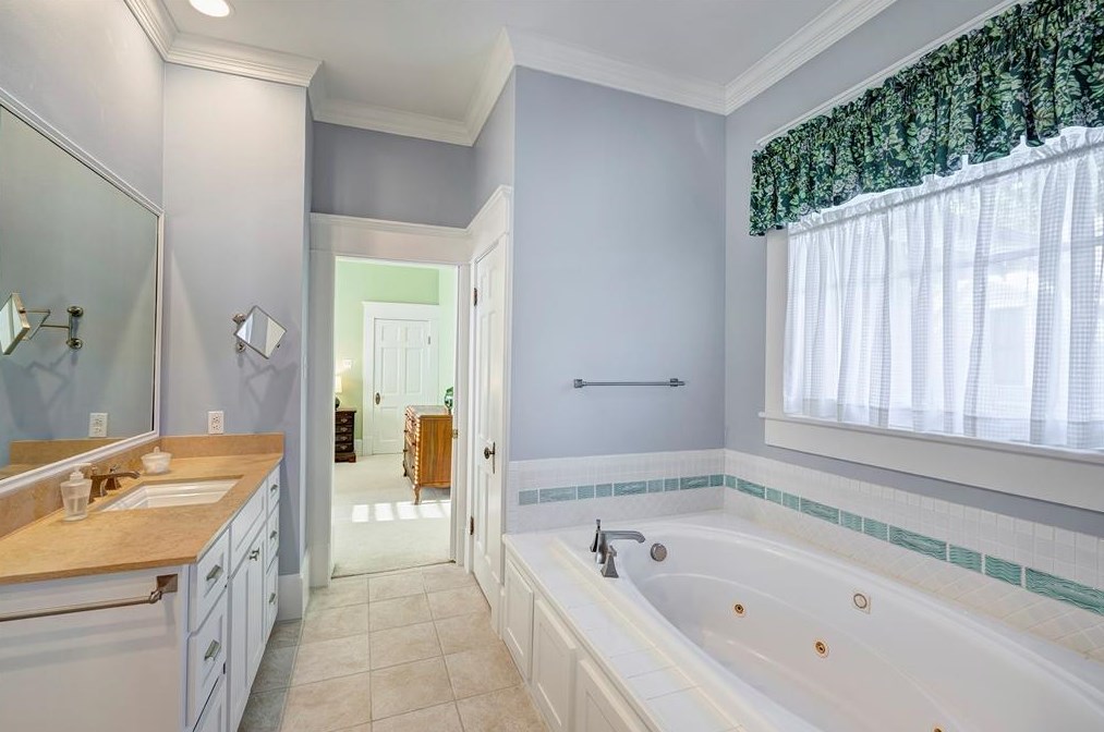 426 Woodland St, Houston TX  77009-6543 exterior