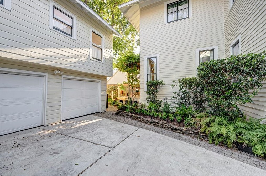426 Woodland St, Houston TX  77009-6543 exterior