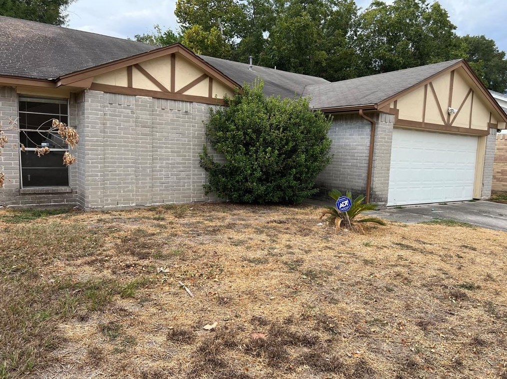 11611 Cliveden Dr, Houston, TX 77066-4618