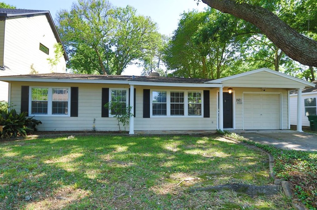 1921 Chippendale Rd, Houston, TX 77018