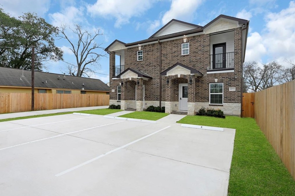 4807 Wilmington St #b, Houston, TX 77033