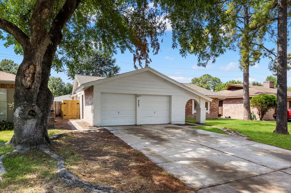 9407 Willow Wood Ln, Houston, TX 77086