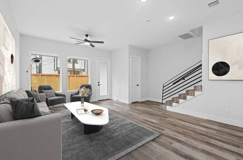 108 E 44th St #e, Houston, TX 77018