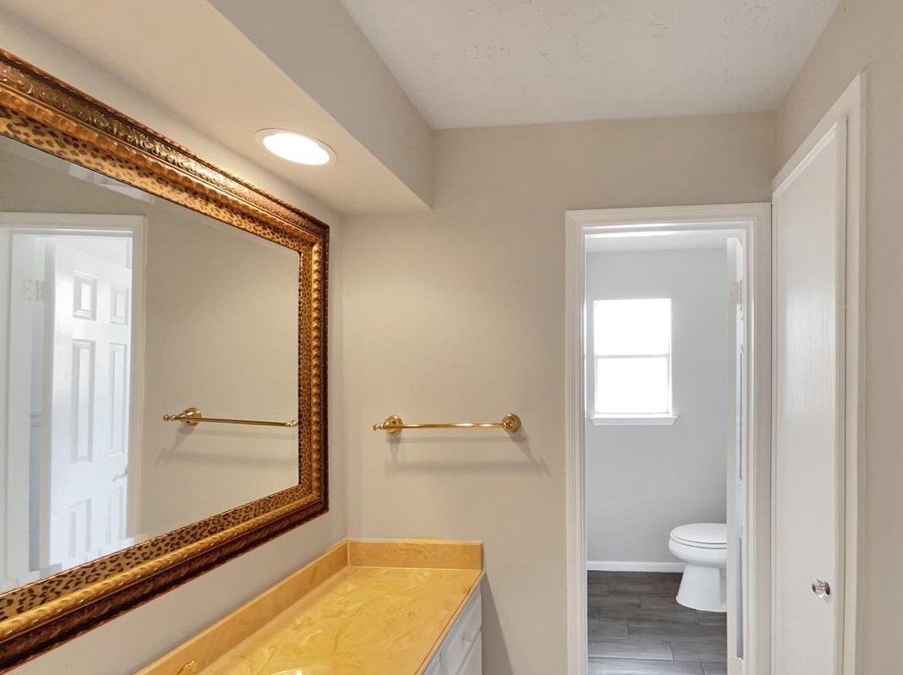 15911 Brookvilla Dr, Houston TX  77059-5910 exterior