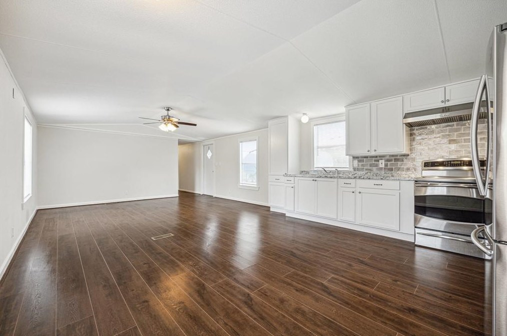 1309 Newman St, Alvin, TX 77511-7635