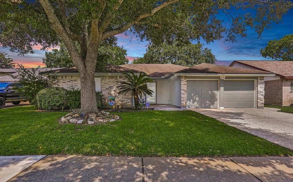 21729 Castlemont Ln, Spring, TX 77388-3862