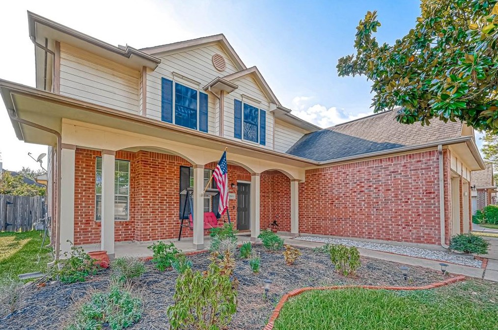 2015 Holly Glade Ln, Sugar Land, TX 77498