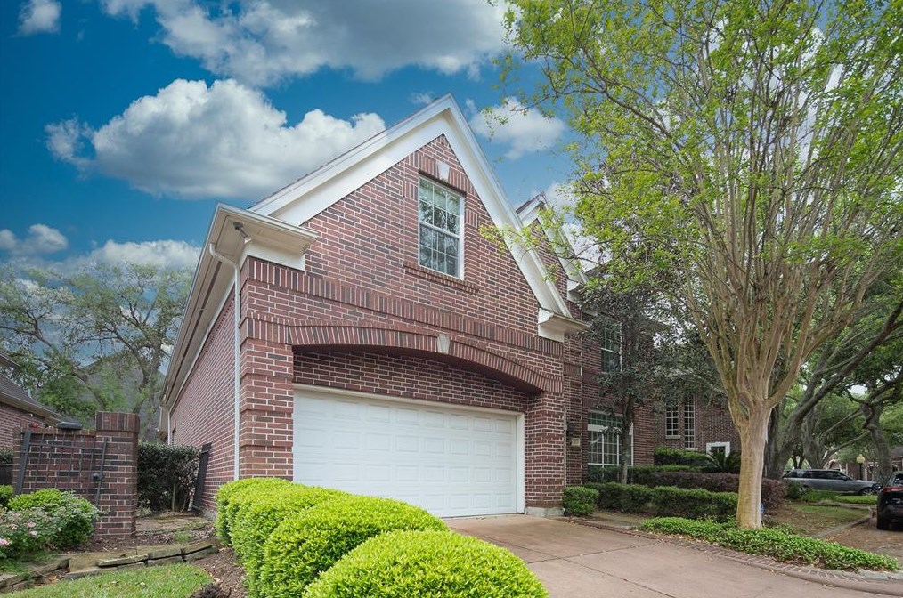 17 Ambleside Crescent Dr, Sugar Land, TX 77479