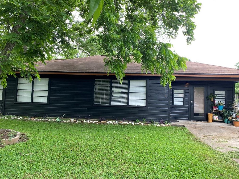 112 Mattson St, West Columbia, TX 77486-3404